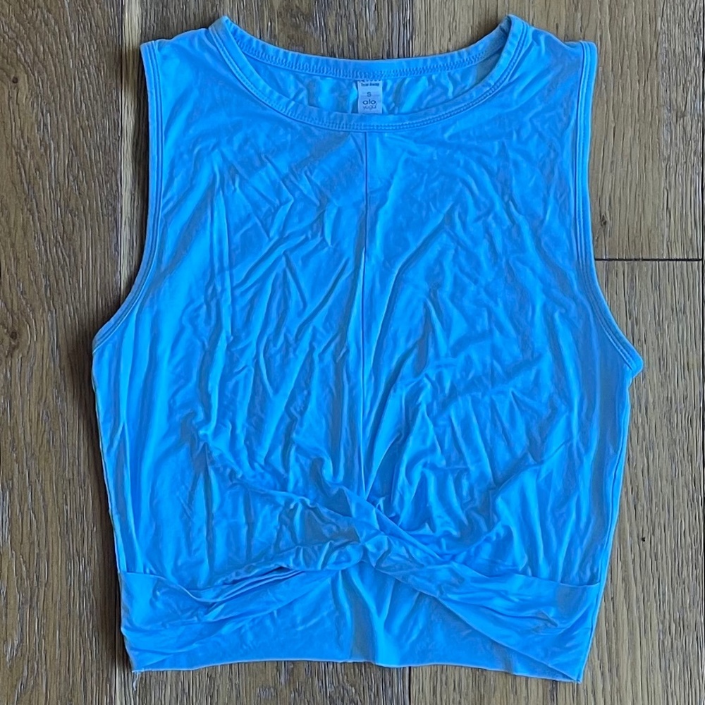 Alo Yoga Cover Tank in light blue, small